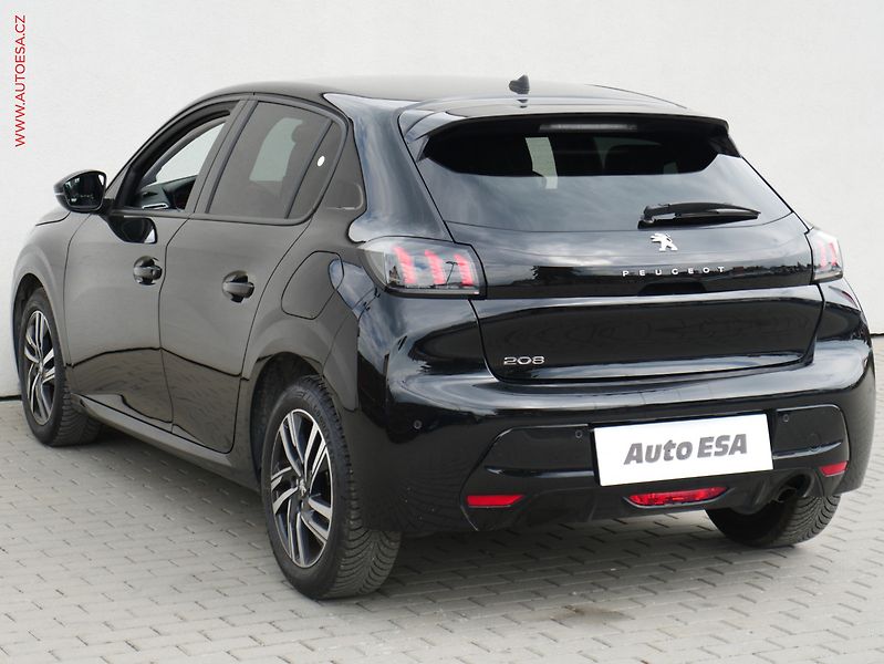 Peugeot 208 (2021) 1.2PT, Allure, LED, navi - fotka 6 z 20