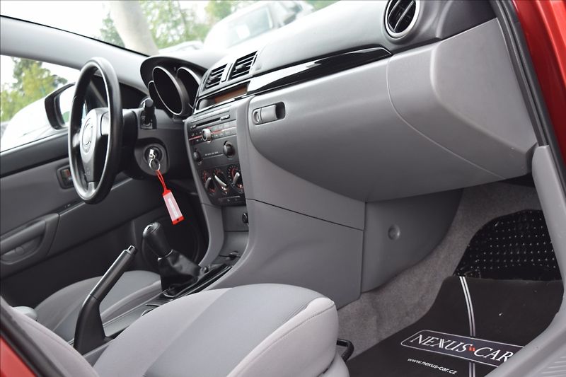 Mazda 3 1,4 i 62KW NOVÁ STK PO SERVISE - fotka 35 z 40