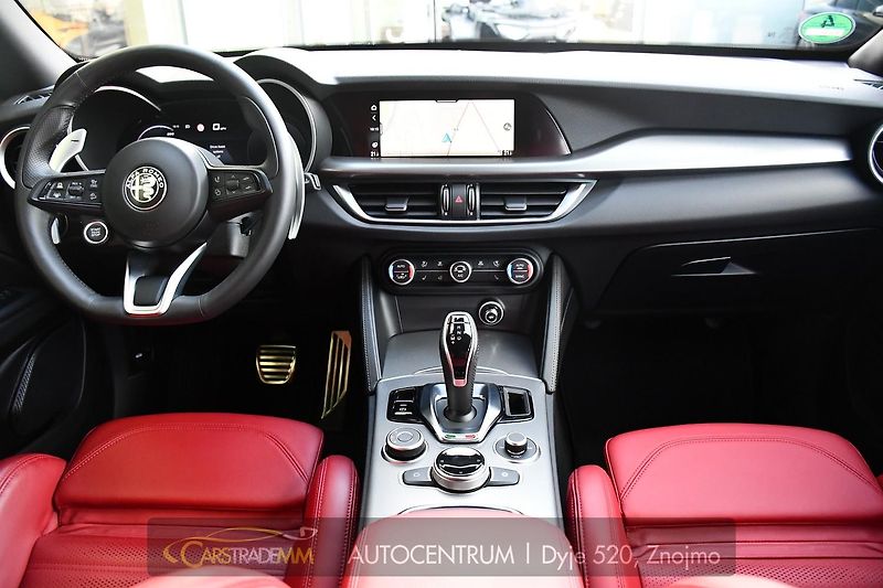Alfa Romeo Stelvio 2.0T 16V 206kW VELOCE AT8 Q4 - fotka 18 z 49