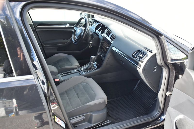 Volkswagen Golf (2021) Tdi DSG - fotka 22 z 23
