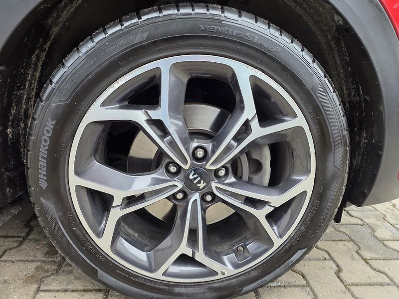 Kia Sportage 1.6-GT-line-1.majitel-TOP STAV - fotka 14 z 32