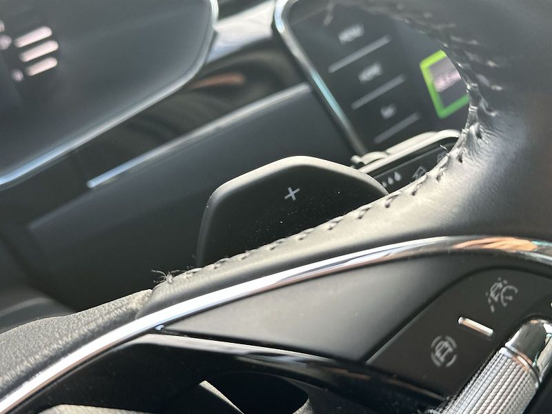 Škoda Superb (2023) Combi 2.0 TSI DSG L&K - fotka 22 z 38