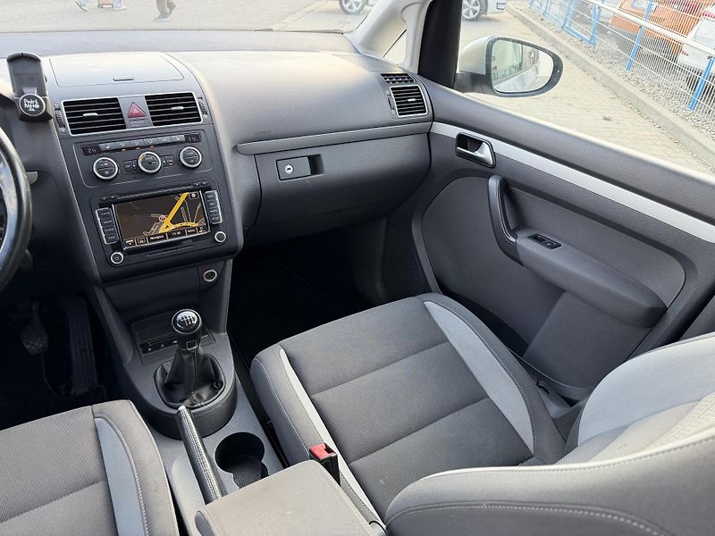 Volkswagen Touran 1,6 TDi/77kW - Webasto,TZ,... - fotka 32 z 60