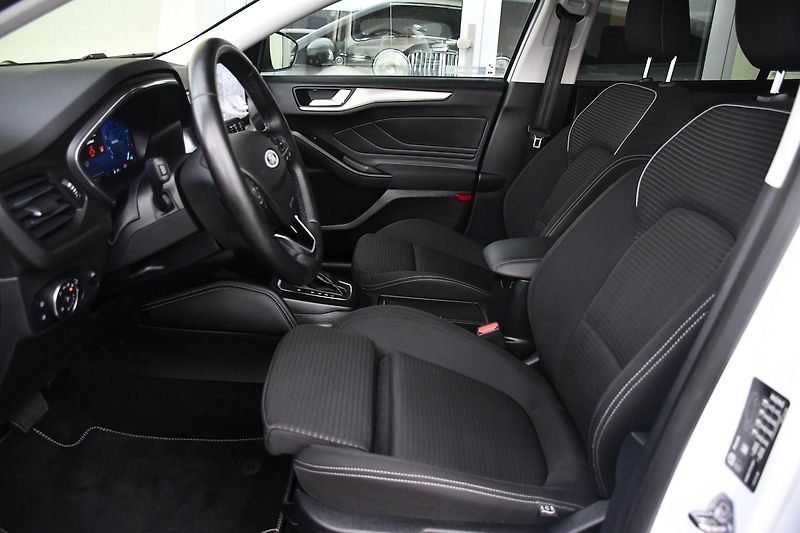 Ford Focus 1.0EcoBoost A/T NAVI 1M ČR - fotka 13 z 38