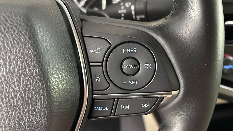 Toyota Camry 2.5 Hybrid AUT Executive - fotka 14 z 28