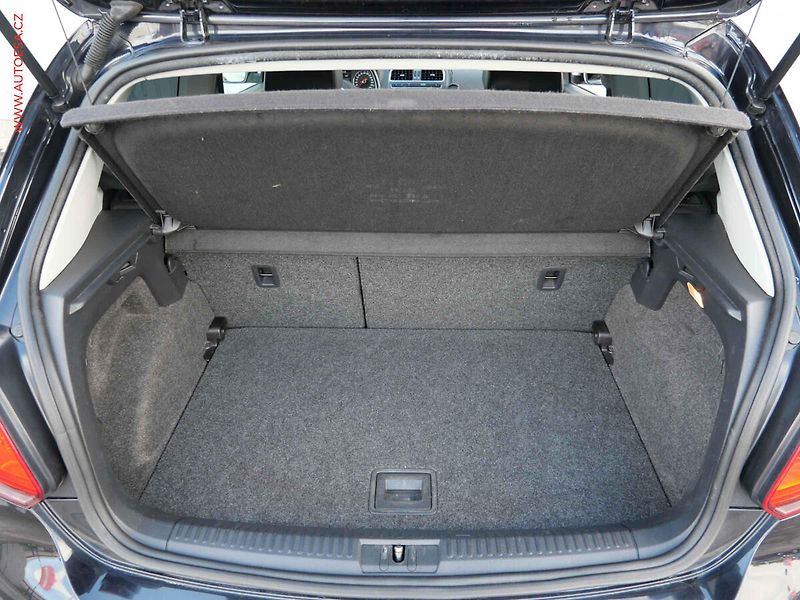 Volkswagen Polo (2012) 1.6 TDi, R-Line - fotka 7 z 21