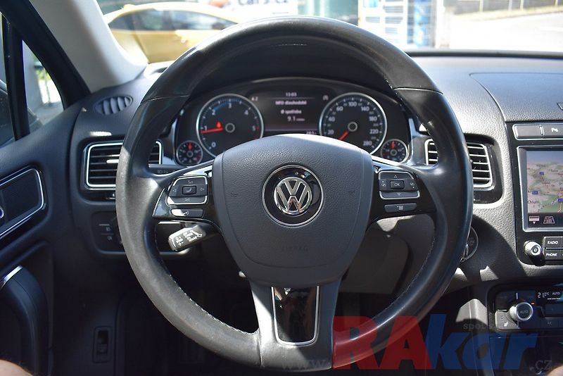 Volkswagen Touareg (2015) 3,0 TDI 4M - 193 kw - fotka 19 z 34
