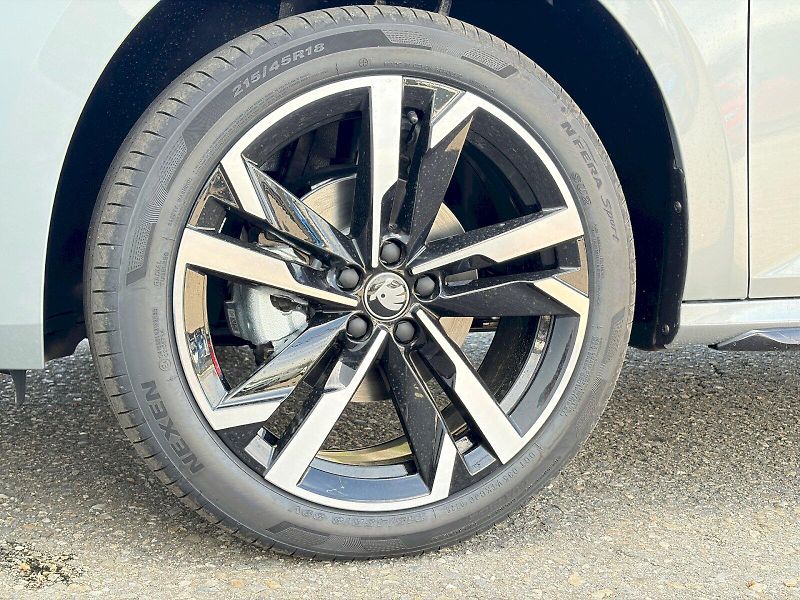 Škoda Kamiq (2026) DSG 1.0 TSI / 85 kW / MONTE CA - fotka 33 z 33