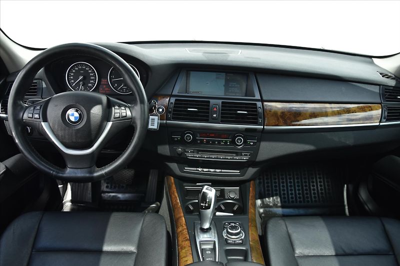 BMW X5 xDrive 30d NAVI PANORAMA 7MÍST - fotka 15 z 28