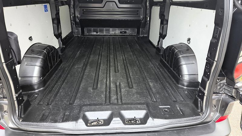 Ford Transit Custom (2025) VAN L2 - 3 místa-2,0 125kw/170 - fotka 6 z 26
