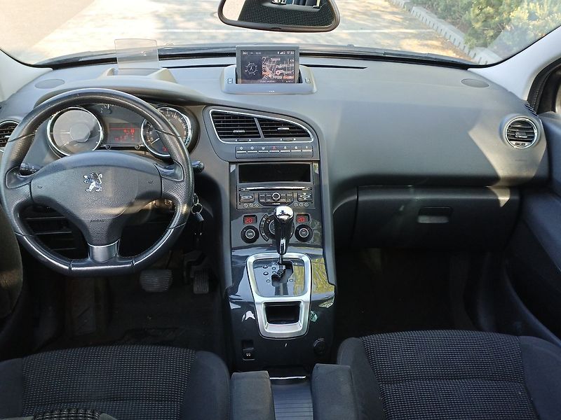 Peugeot 5008 2.0 HDi Automat 7 Míst Panoram - fotka 10 z 14