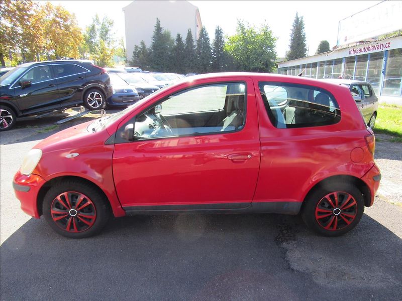 Toyota Yaris 1,0 i Terra VVT-i - fotka 7 z 22