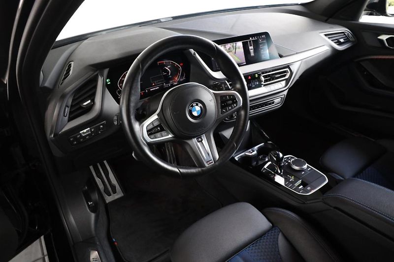 BMW Řada 1 118i - fotka 2 z 21