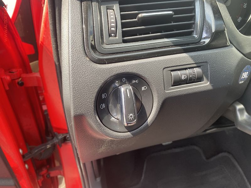 Škoda Rapid (2014) 1.2 TSi, Sport, +kola, panor - fotka 15 z 18