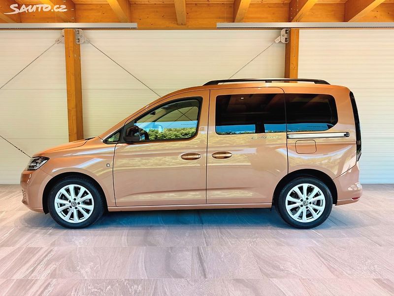 Volkswagen Caddy 1.5 TSi DSG California - fotka 4 z 32