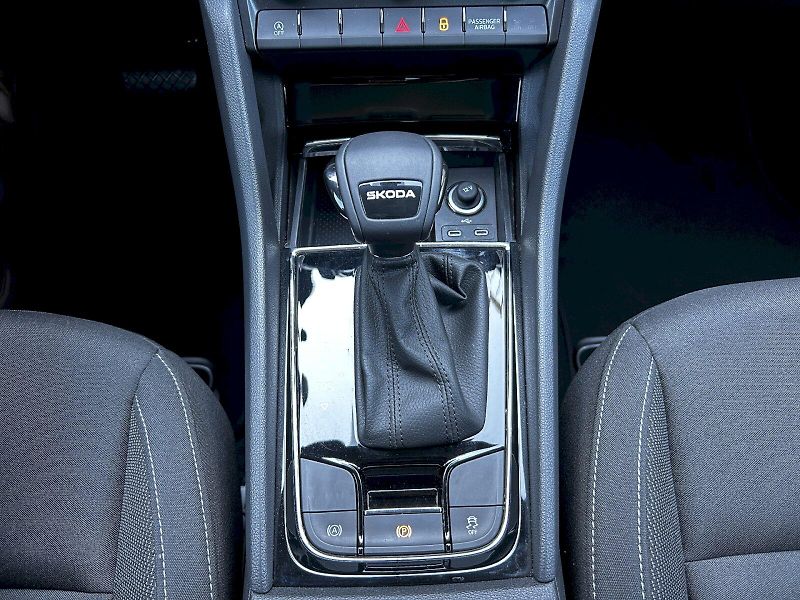 Škoda Karoq (2025) 1.5 TSI 110kW DSG Selection Va - fotka 22 z 34