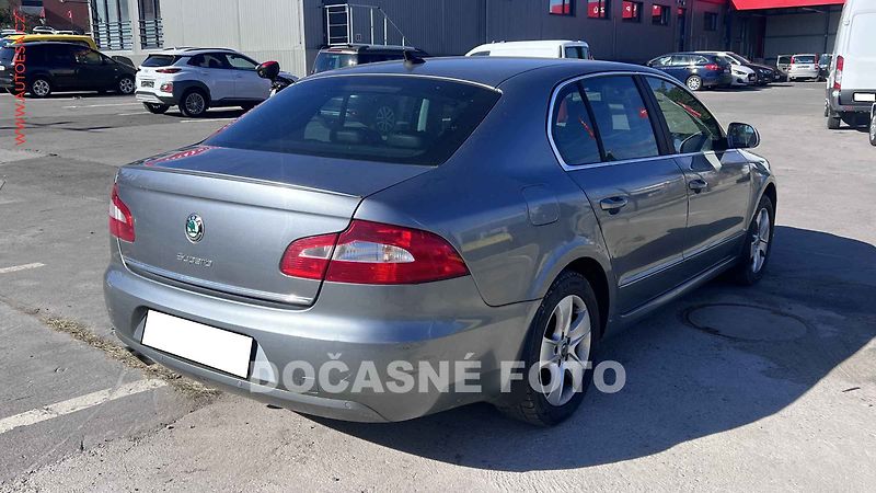 Škoda Superb (2011) 2.0TDi 4x4, ČR, AT, navi - fotka 2 z 3