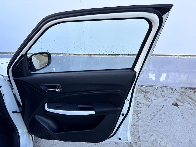 Suzuki Swift (2017) 1.0 BJet Serv. Historie! - fotka 12 z 31