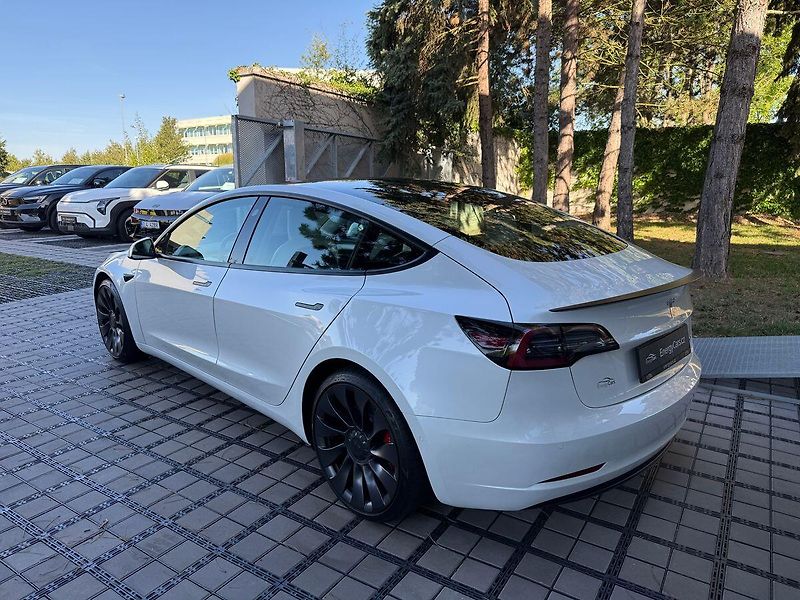 Tesla Model 3 Performance - fotka 4 z 39