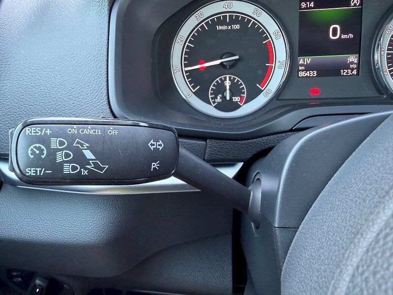 Škoda Karoq (2020) 1.5 TSI 110kW Drive 125 Let - fotka 14 z 35