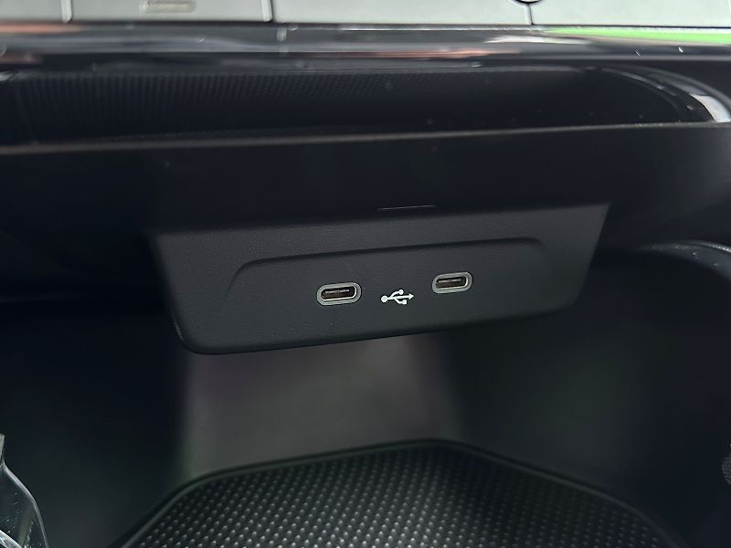 Škoda Fabia 1.0TSi 95PS LED V.Cockpit 2Z.C - fotka 33 z 40