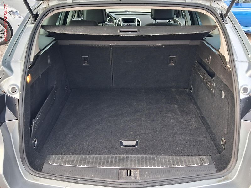 Opel Astra (2011) 1.7CDTi, AAC - fotka 7 z 15