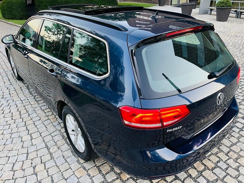 Volkswagen Passat 2.0TDI AUTOMAT KAMERY SERVISKA - fotka 17 z 49