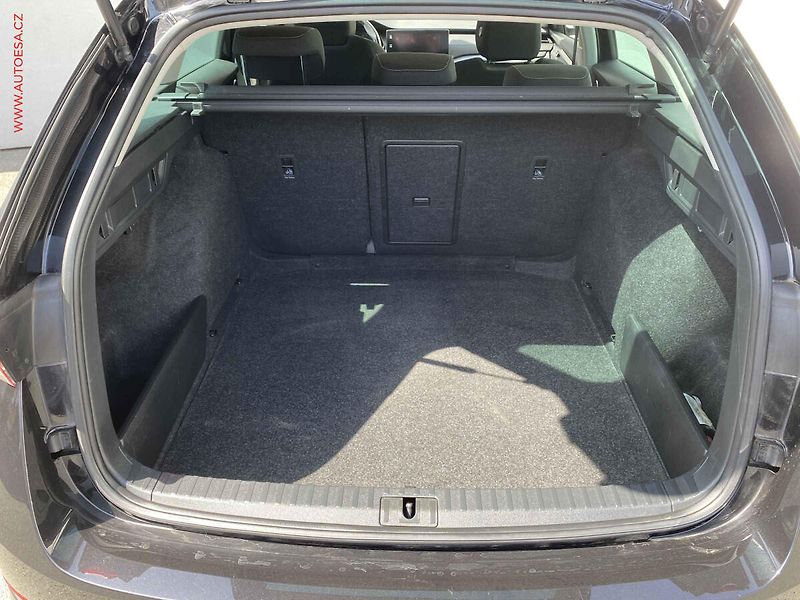 Škoda Octavia (2022) 2.0 TDi, Ambition, Webasto - fotka 7 z 22