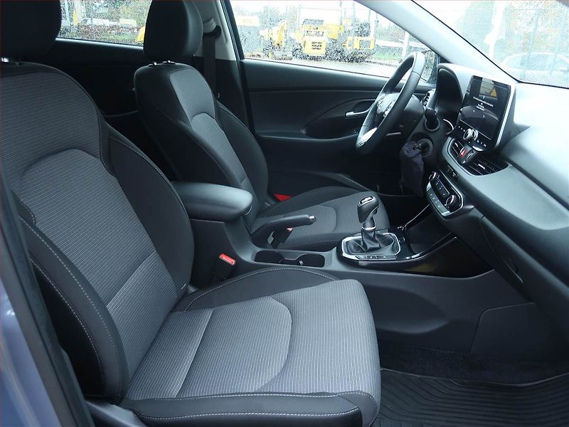 Hyundai i30 (2024) 1.5 DPI, Serv.kniha, Navi - fotka 9 z 20