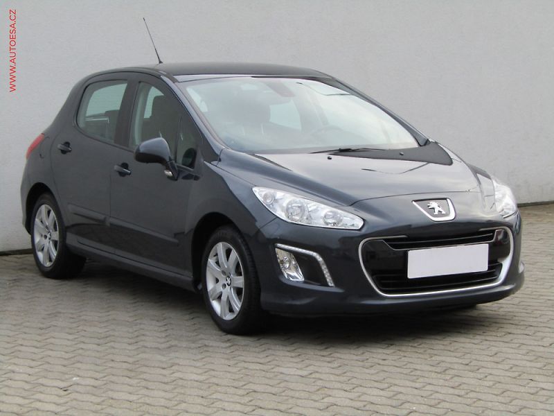 Peugeot 308 (2011) 1.6 VTI, Premium, +kola - fotka 1 z 3