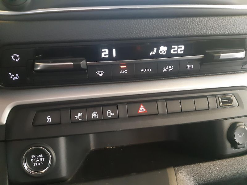 Toyota ProAce Verso 2.0 D 130KW AUTOMAT PANORAMA   - fotka 12 z 38