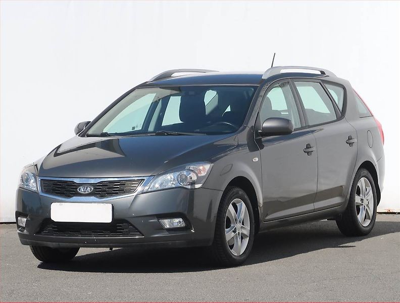 Kia Ceed (2012) 1.4 CVVT, Park. senzory - fotka 2 z 17