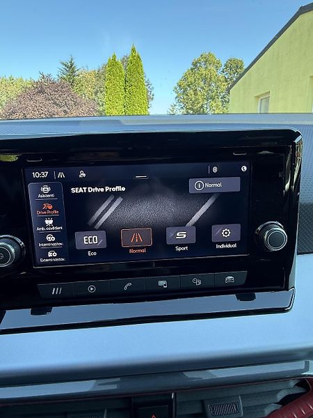 Seat Arona (2023) 1.0TSi 81kW FR aut.parkovaní - fotka 18 z 18