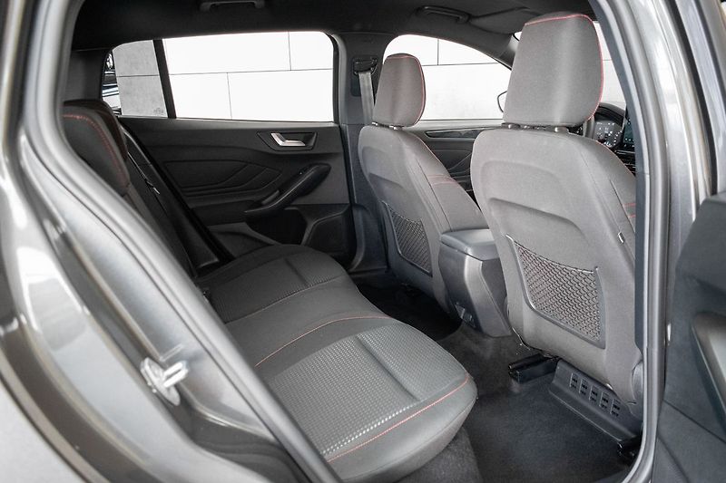 Ford Focus 1.0 EB 92kW ST-LINE*KAMERA*DPH - fotka 14 z 40