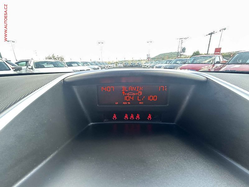 Peugeot 207 (2011) 1.4MPi - fotka 15 z 15