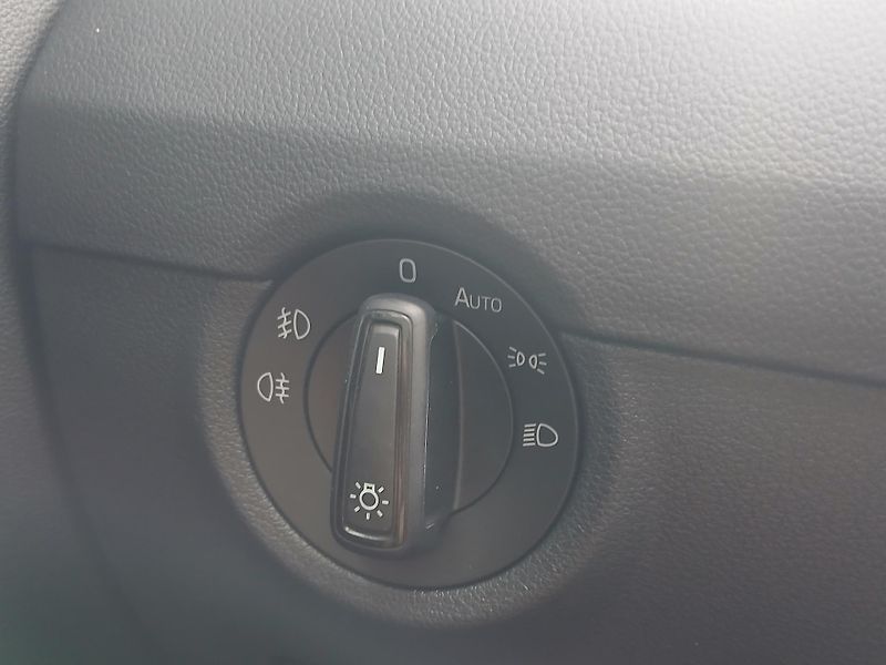 Škoda Octavia 2.0 TDi SCOUT 1.MAJ ČR - fotka 19 z 38
