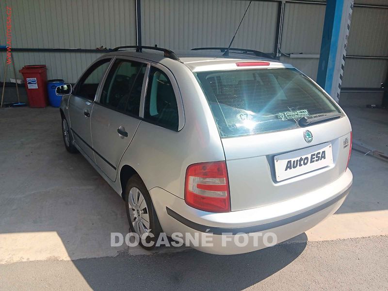 Škoda Fabia (2005) 1.2i, ČR, zmk.řazení - fotka 2 z 3