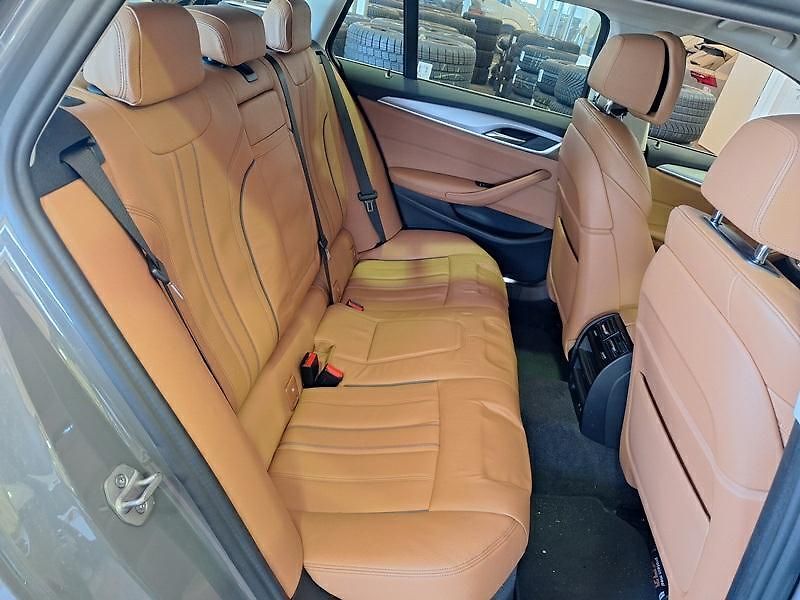 BMW Řada 5 520d xDrive Kam HUD  - fotka 3 z 4