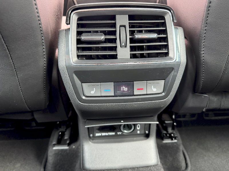 Škoda Karoq (2022) 1.5 TSI 110kW Style Matrix Nez - fotka 27 z 35