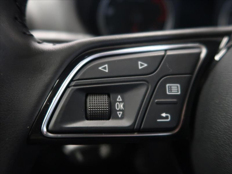 Audi A3 2,0 TDI S-line 1.majitel - fotka 19 z 38