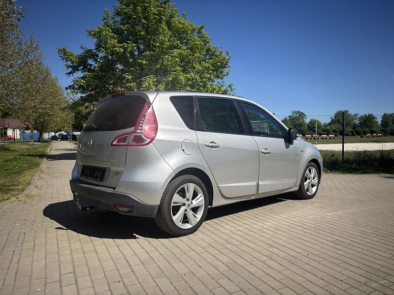 Renault Scénic 1.6 dCi BOSE Edition - fotka 9 z 27