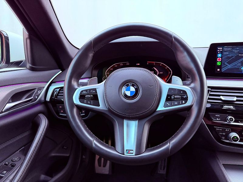 BMW Řada 5 520d Aut. ČR, M-Paket - fotka 16 z 24