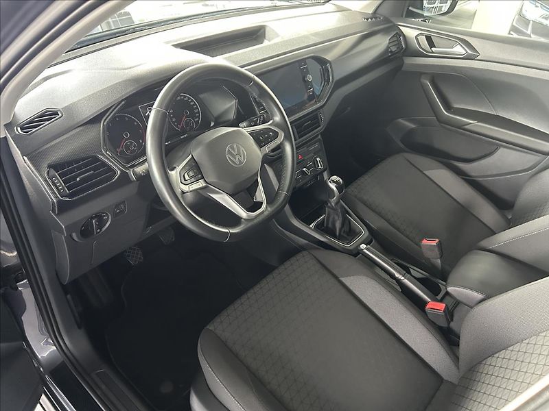 Volkswagen T-Cross 1,0   TSI,LIFE,2.MAJITEL - fotka 7 z 29