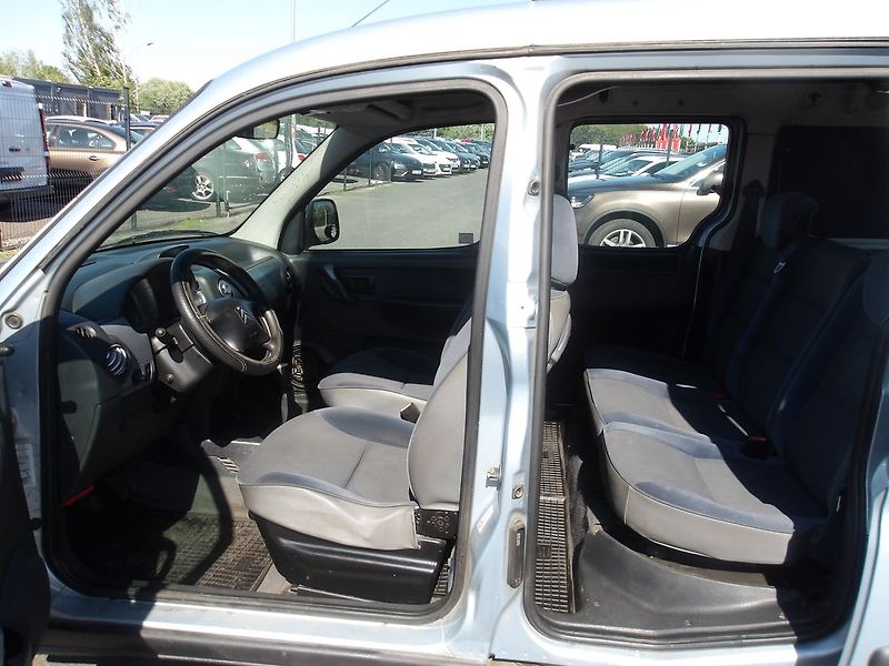 Citroën Berlingo 2,0HDi 2xŠOUPAČKY,KLIMA ! - fotka 12 z 25