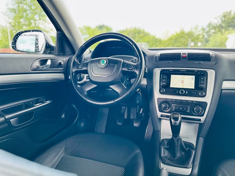 Škoda Octavia (2012) 2.0TDi NAVI, HEZKÝ STAV - fotka 9 z 15