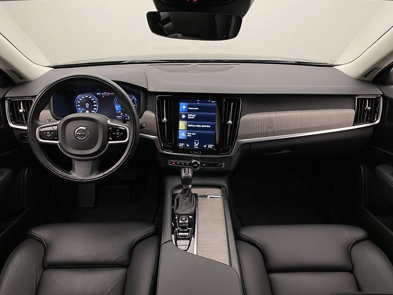 Volvo V90 CC D5 AWD MOMENTUM POLESTAR  - fotka 2 z 46