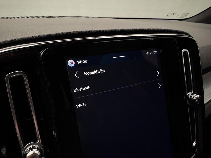 Volvo XC40 B3 DARK PLUS CZ 1.maj - fotka 40 z 48
