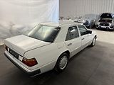 Mercedes-Benz Třídy E (1991) 2.3 , AT ,SERVIS DOLOŽEN! - náhled 4