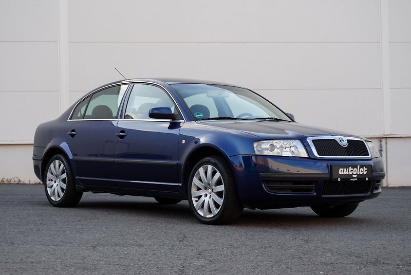 Škoda Superb 1.9 TDi COMFORT - fotka 2 z 31