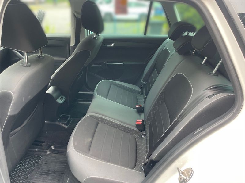 Škoda Fabia 1,0 TSI 70 Ambition - fotka 8 z 11